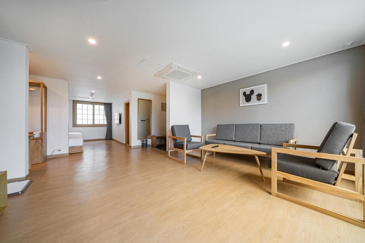 Heyy Seogwipo Hotel Экстерьер фото