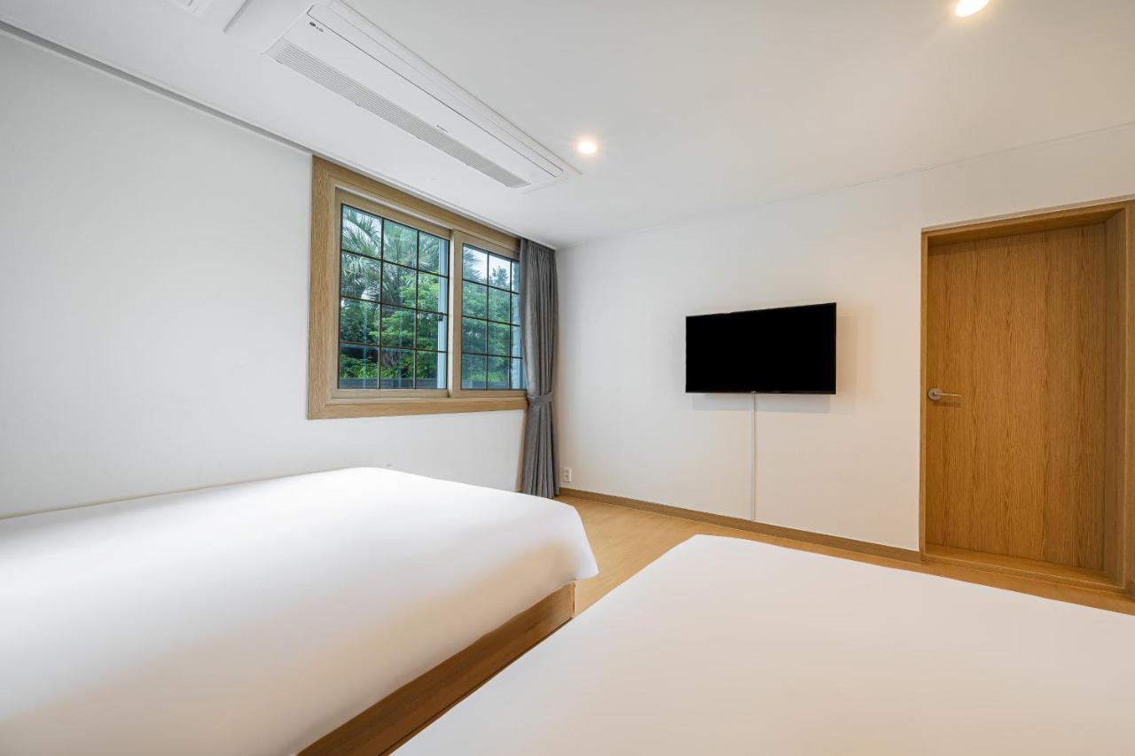 Heyy Seogwipo Hotel Экстерьер фото