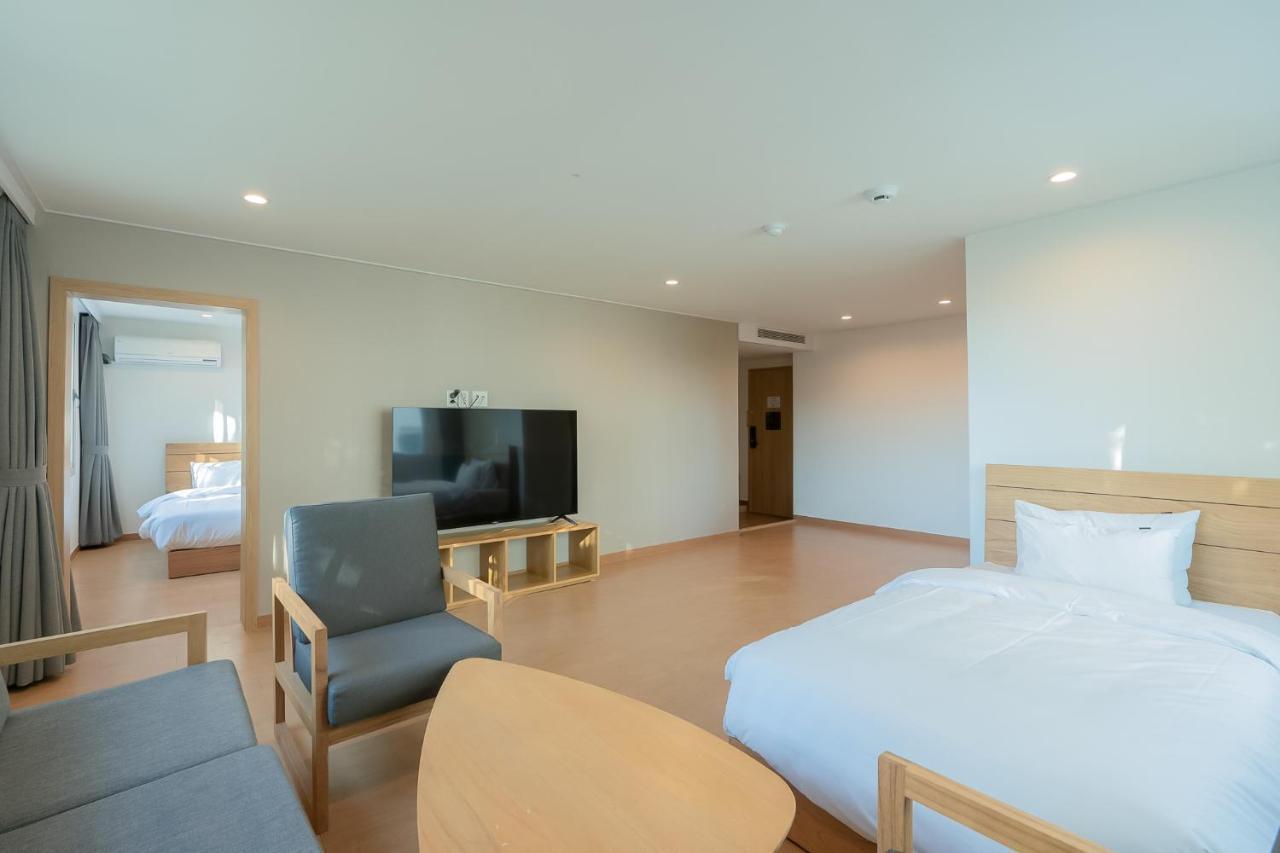 Heyy Seogwipo Hotel Экстерьер фото