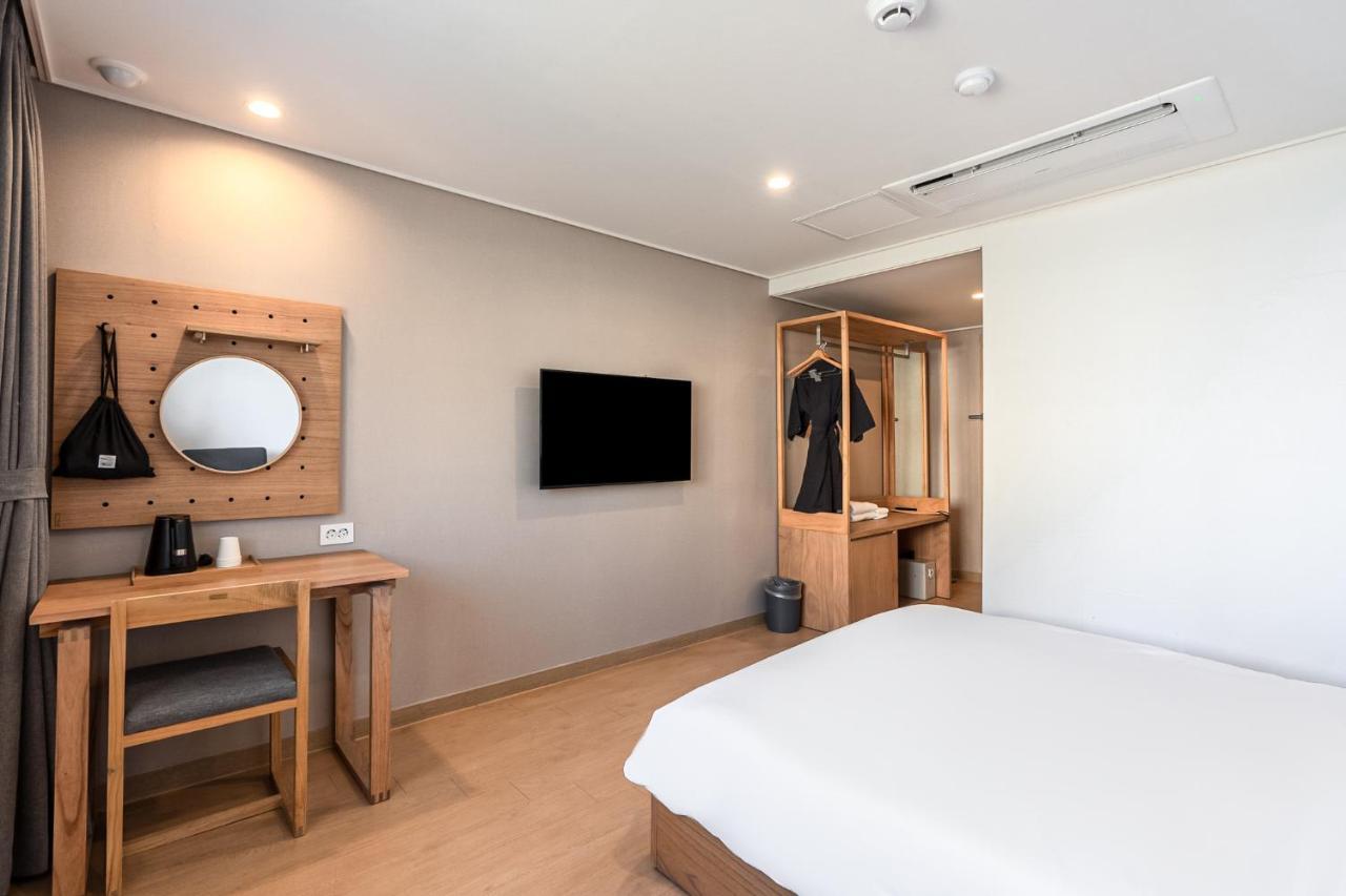 Heyy Seogwipo Hotel Экстерьер фото