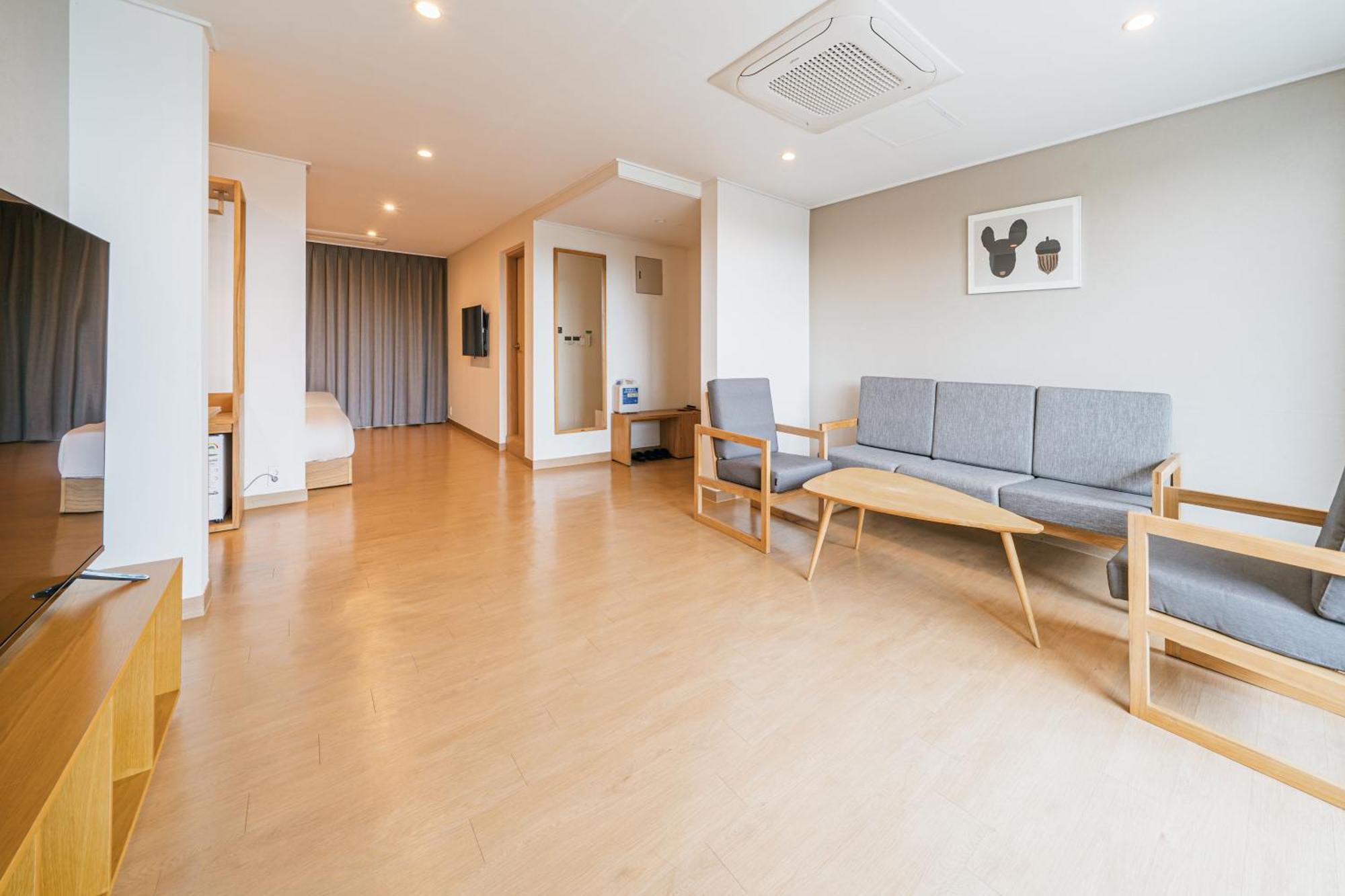 Heyy Seogwipo Hotel Экстерьер фото