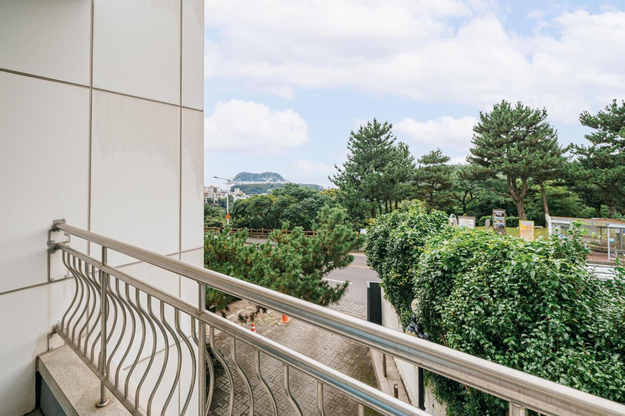 Heyy Seogwipo Hotel Экстерьер фото